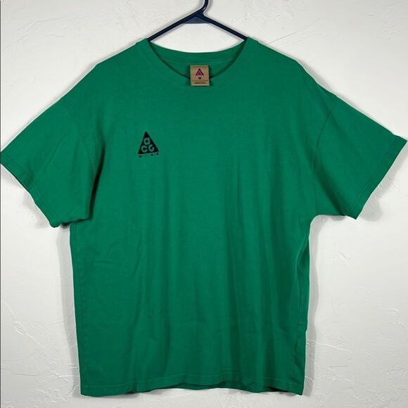 🔥🔥 Vintage NIKE ACG Essential Embroidered Green Tee Men Size Medium - EXCELLEN - Picture 1 of 7
